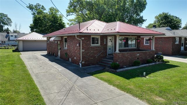 689 78th Street, Niagara Falls, NY 14304