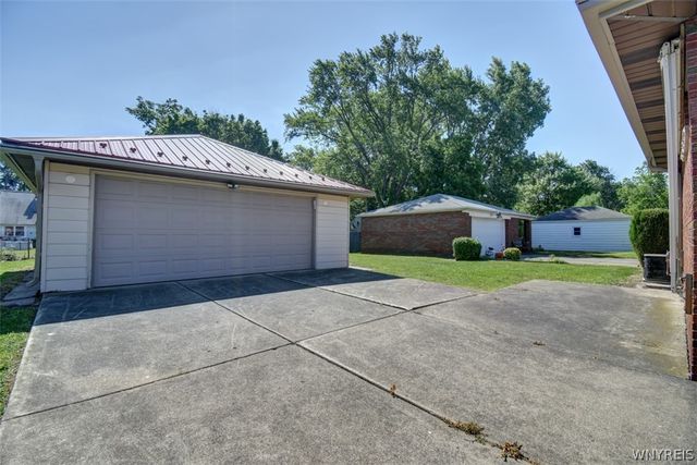 689 78th Street, Niagara Falls, NY 14304