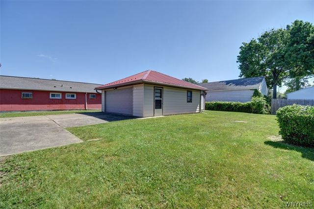 689 78th Street, Niagara Falls, NY 14304