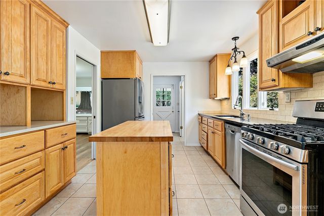 2401 SW 316th Street, Federal Way, WA 98023