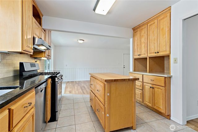2401 SW 316th Street, Federal Way, WA 98023