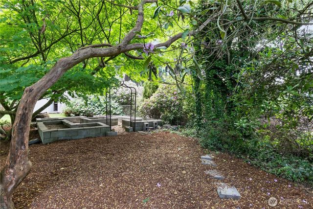 2401 SW 316th Street, Federal Way, WA 98023