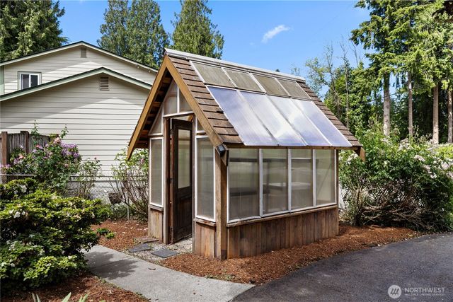 2401 SW 316th Street, Federal Way, WA 98023