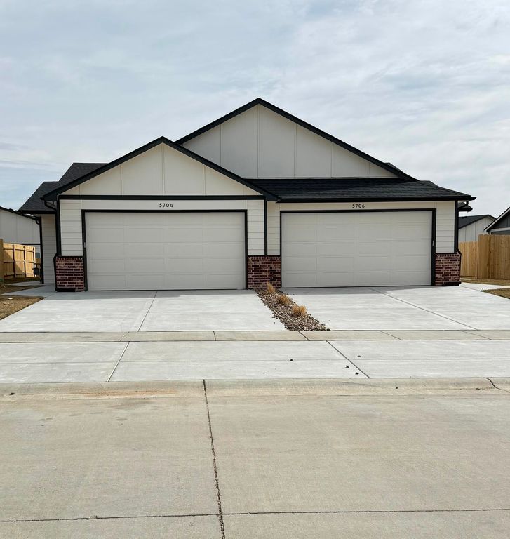 5706 E Bristol St., Bel Aire, KS 67220