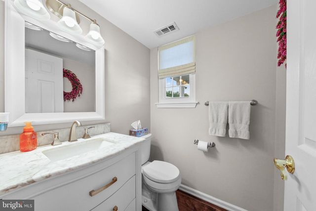 185 CARLTON AVE, Marlton, NJ 08053