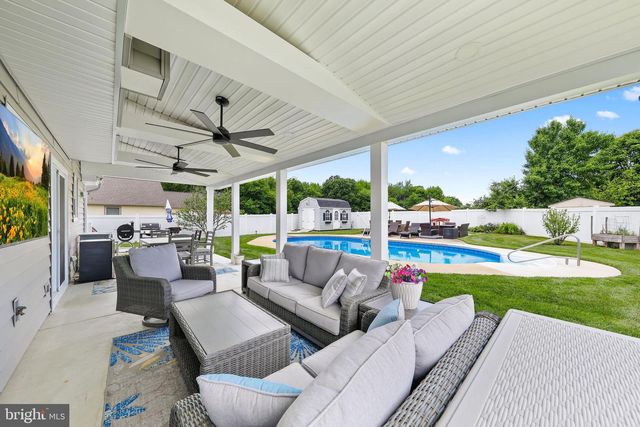 185 CARLTON AVE, Marlton, NJ 08053