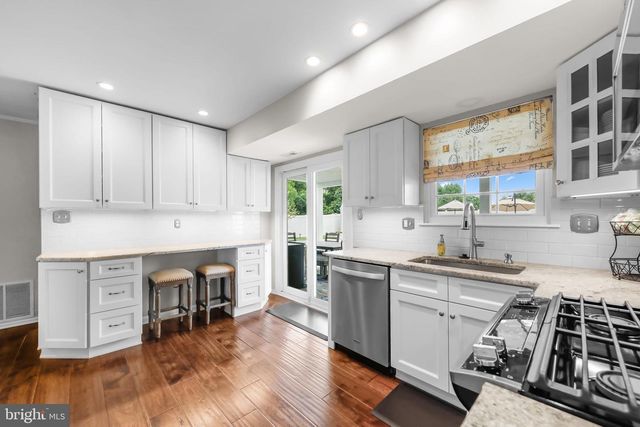 185 CARLTON AVE, Marlton, NJ 08053