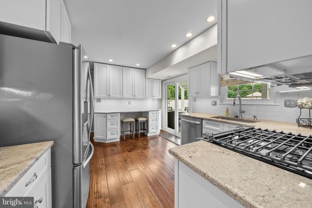 185 CARLTON AVE, Marlton, NJ 08053