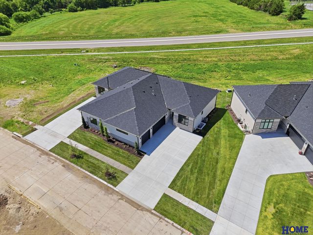 9207 Triana Lane, Lincoln, NE 68520