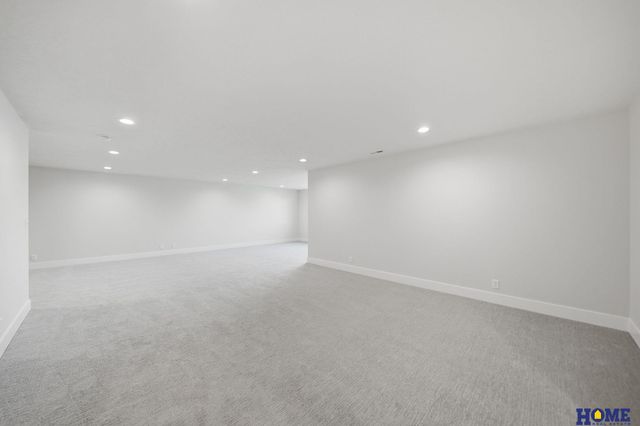 9207 Triana Lane, Lincoln, NE 68520