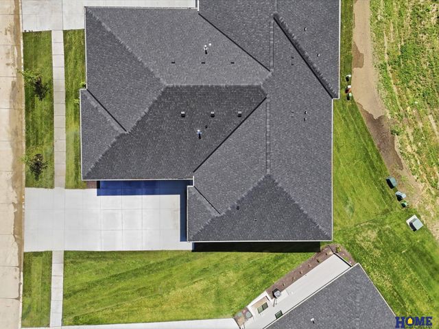 9207 Triana Lane, Lincoln, NE 68520