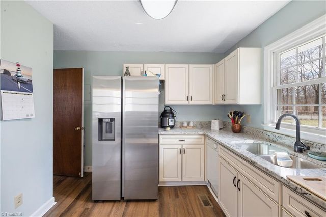 825 Parkwood Street, Burlington, NC 27215