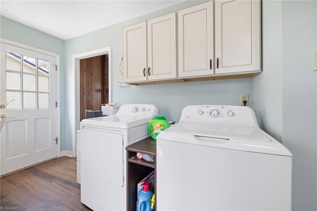 825 Parkwood Street, Burlington, NC 27215