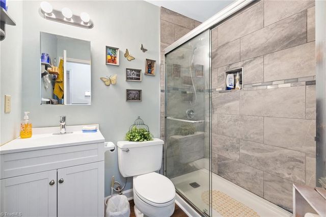 825 Parkwood Street, Burlington, NC 27215