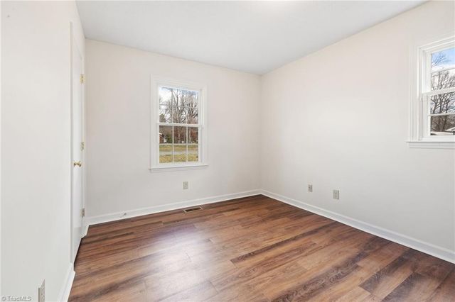 825 Parkwood Street, Burlington, NC 27215