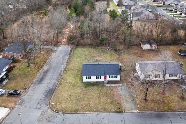 825 Parkwood Street, Burlington, NC 27215