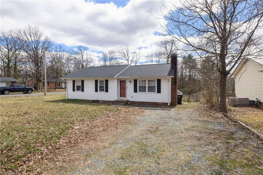 825 Parkwood Street, Burlington, NC 27215