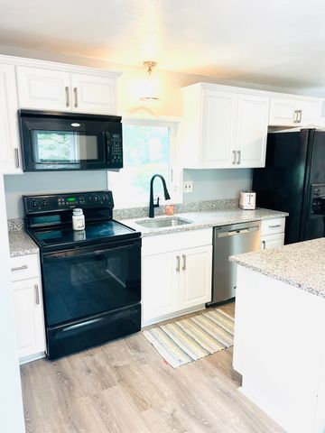 276 A Onset Avenue, Wareham, MA 02571
