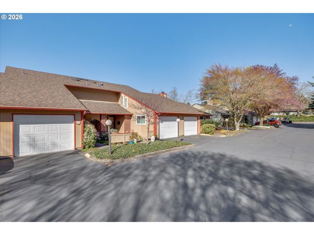 831 Ne 90TH Ave, Portland, OR 97220