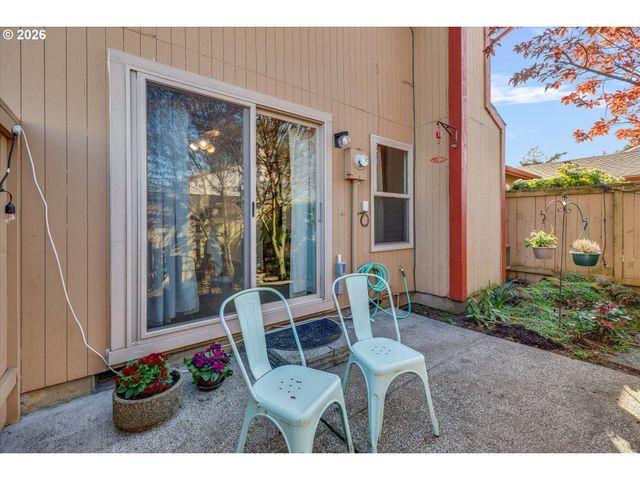 831 Ne 90TH Ave, Portland, OR 97220