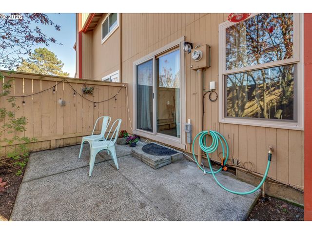 831 Ne 90TH Ave, Portland, OR 97220