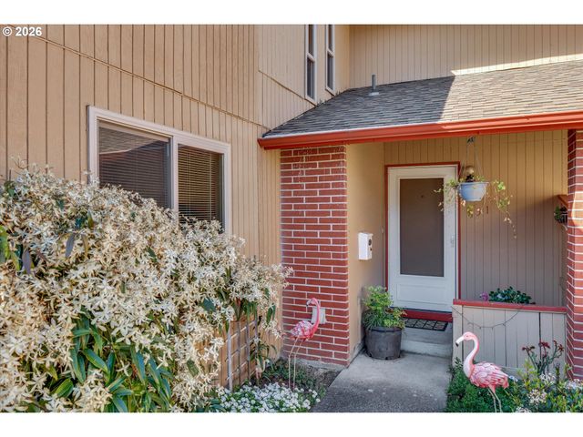 831 Ne 90TH Ave, Portland, OR 97220