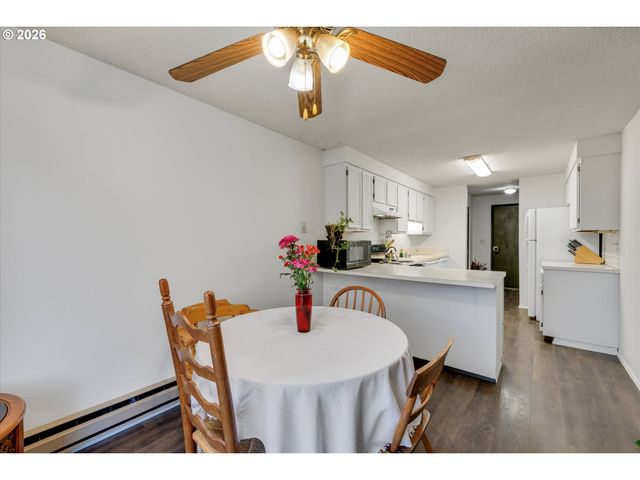 831 Ne 90TH Ave, Portland, OR 97220