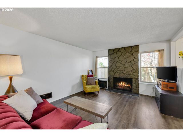 831 Ne 90TH Ave, Portland, OR 97220