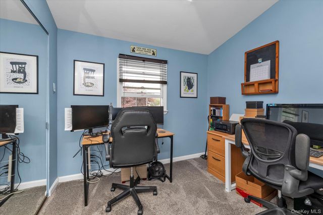 31 Sherwood Drive, East Islip, NY 11730