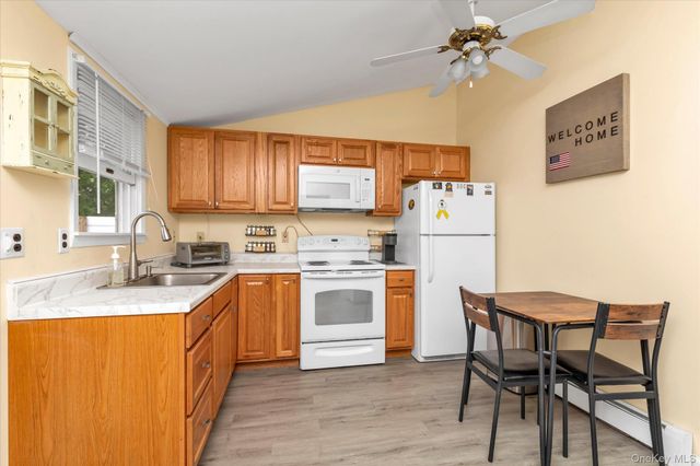 31 Sherwood Drive, East Islip, NY 11730