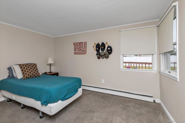 31 Sherwood Drive, East Islip, NY 11730