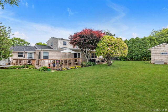 31 Sherwood Drive, East Islip, NY 11730