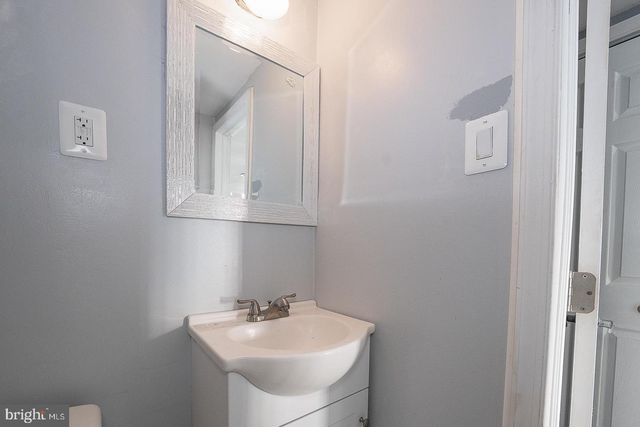 7608 DICKS AVE, Philadelphia, PA 19153