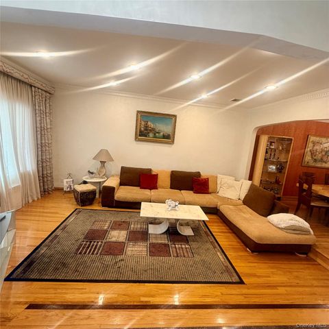 14426 77th Avenue, Flushing, NY 11367