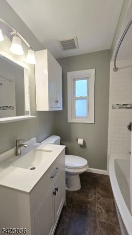 446 Maple Hill Dr, Hackensack City, NJ 07601