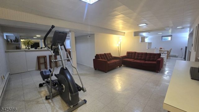 446 Maple Hill Dr, Hackensack City, NJ 07601