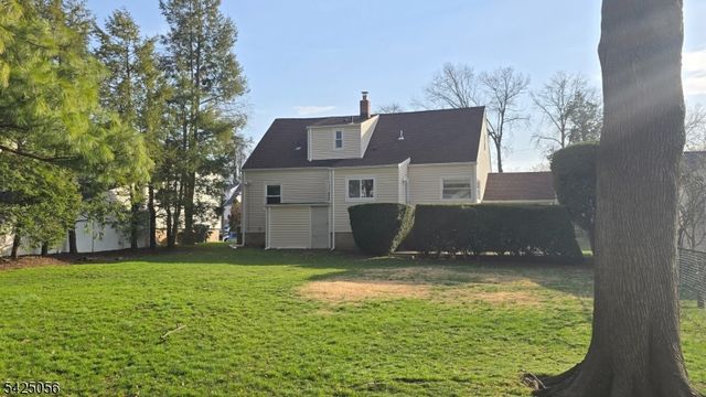 446 Maple Hill Dr, Hackensack City, NJ 07601