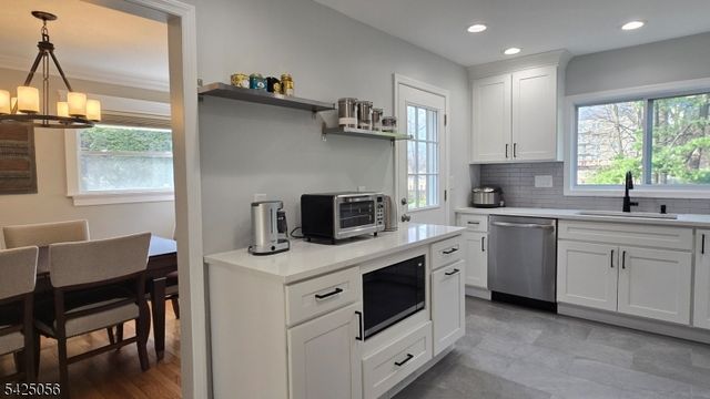 446 Maple Hill Dr, Hackensack City, NJ 07601