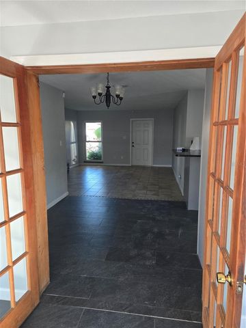 1003 PAPAYA DRIVE, Tampa, FL 33619