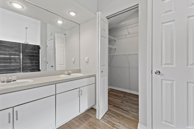 9690 S Bay Pointe Court, Bloomington, IN 47401