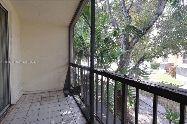 7825 Miller Dr C211, Miami, FL 33155