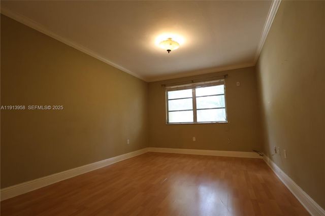 7825 Miller Dr C211, Miami, FL 33155