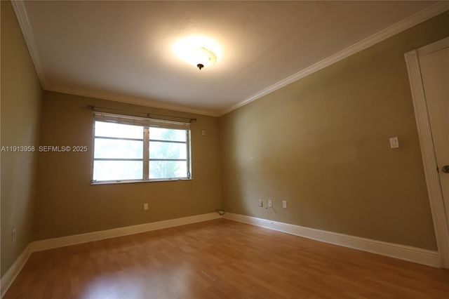 7825 Miller Dr C211, Miami, FL 33155