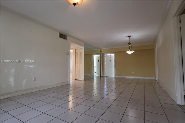 7825 Miller Dr C211, Miami, FL 33155