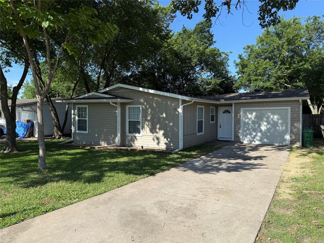 303 Ridgefield Circle, Mesquite, TX 75149