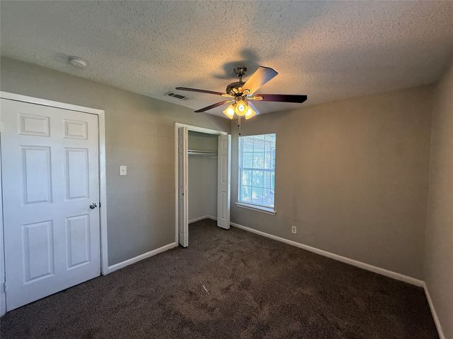 303 Ridgefield Circle, Mesquite, TX 75149