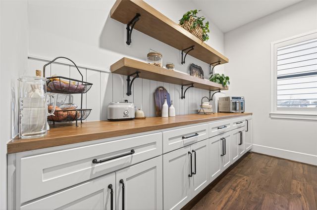 18908 W Grand Pine Circle, Montgomery, TX 77356