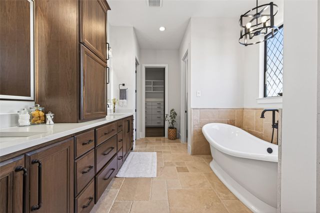 18908 W Grand Pine Circle, Montgomery, TX 77356