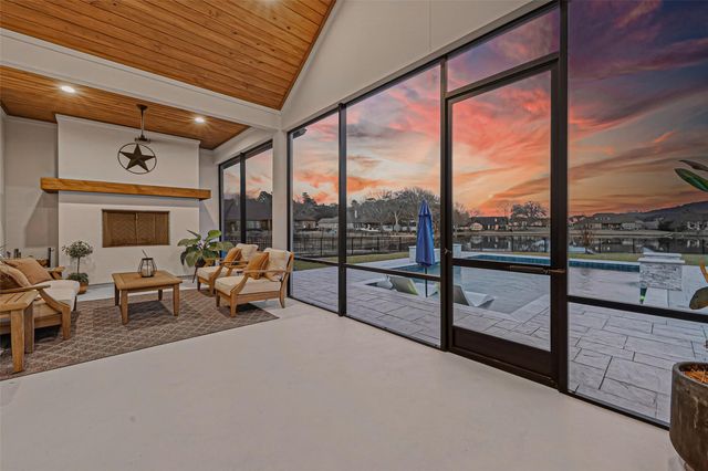 18908 W Grand Pine Circle, Montgomery, TX 77356