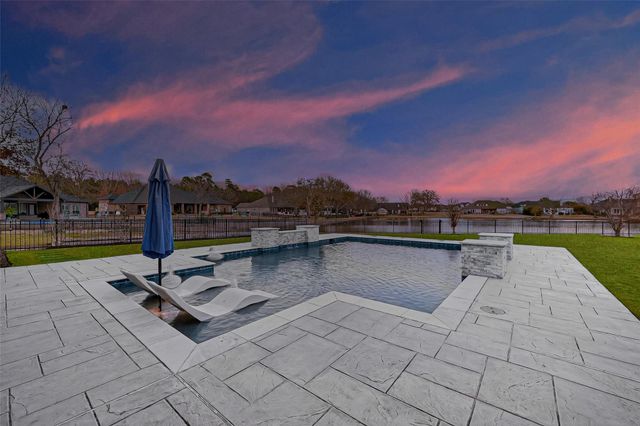 18908 W Grand Pine Circle, Montgomery, TX 77356